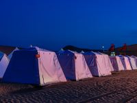 腾格里沙漠星星国际露营基地