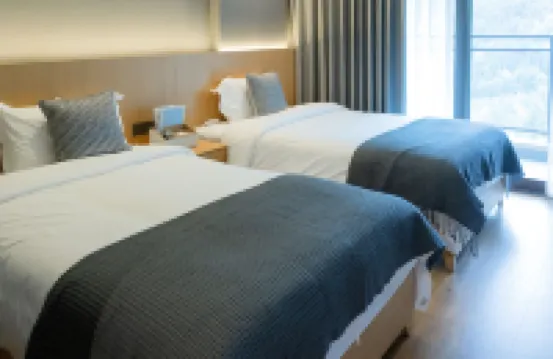 Huatian Inn, Blackstone Park, Table Mountain