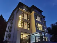 Anji Banxia Homestay (Anji Yunshang Grassland Resort Store)