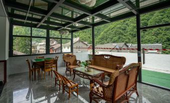 The Peace Inn - Housity