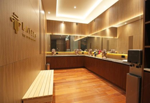 2. 레이어스 호텔..