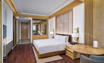 HUALUXE Suzhou Bay Hot Spring Resort