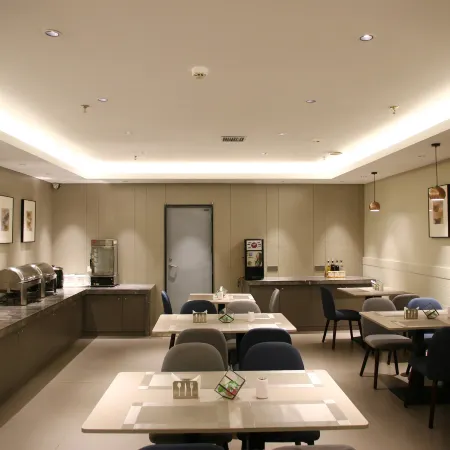 Homeinn Hotel (Jixi Jinlong Building Railway Station Wanda Plaza)