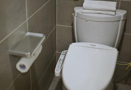 이커 이자 호텔