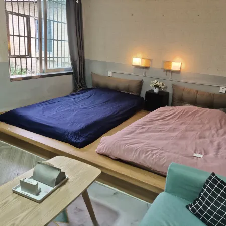 Xiaolingjie Youth Apartment (Park Front Subway Station Branch)