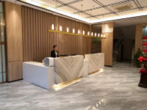 โรงแรมโมร์นอินน์ (พลาซ่าตงเฟิง ฉางหนิง)