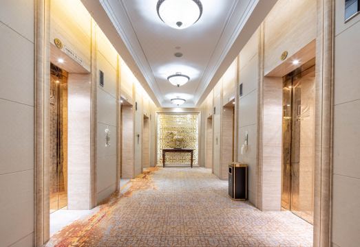 2. 칭다오 푸신 호..