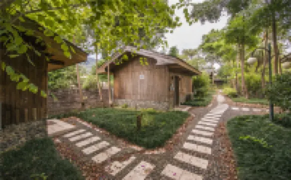 龍門鐵泉黃金湯溫泉度假飯店