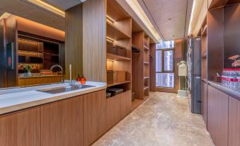 Orange Hotel (Linyi Calligraphy Plaza)