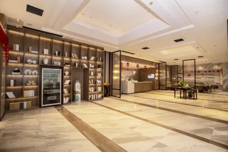 Three-room hotel (People's Hospital Railway Station Store) Отели в г. Ляньюань