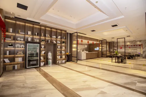 Three-room hotel (People's Hospital Railway Station Store) - parking