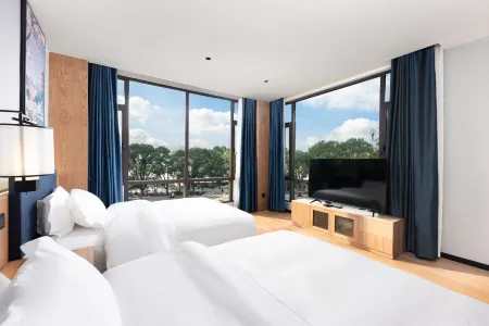 Victoria Hotel (Changsha Wuyi Square Xiangjiang Middle Road Subway Station)