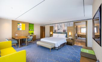 Lanzhou Central Plaza Suites