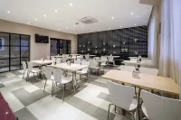 Yeste Hotel (Guilin Two Rivers Four Lakes Yushan Park) - sarapan