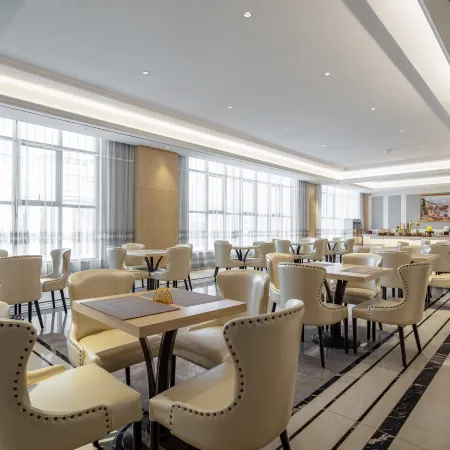 Vienna Hotel (Shangqiu Jixian Passenger Transport Terminal Jinhui Mong Kok Branch)