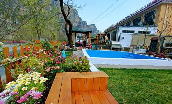 Floating Wood Flower House