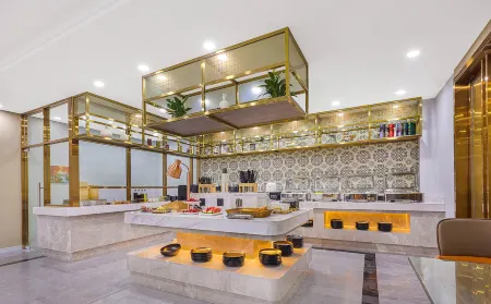 Vienna International Hotel (Hefei Central City Fanhua Avenue Subway Station) Отели рядом с достопримечательностью «Hefei Finance And Economy Vocational Institute»