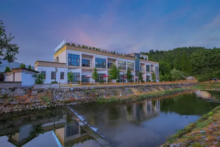 Lanting Creek bank · River · Fishing · Family Homestay Отели рядом с достопримечательностью «Jiulongxia Scenic Area»