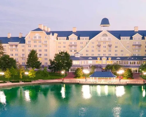 Disney Newport Bay Club Hotels in Coupvray