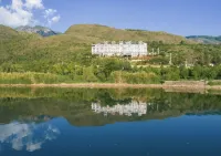 Yuxi Shanju Seaview Homestay (Fuxian Lake Branch)