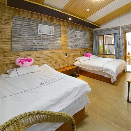 Huangyao Ancient Town Deyun Villa Scenic Homestay