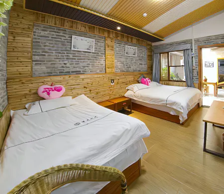 Huangyao Ancient Town Deyun Shanzhuang Hotel Отели рядом с достопримечательностью «With Dragon Bridge»