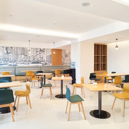 City Comfort Inn Hotel (Hechi Huanjiang Qiche Zongzhan)