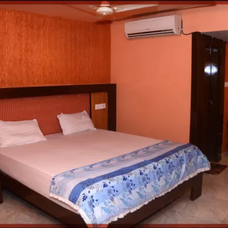 Goroomgo Swastik Guest House Varanasi