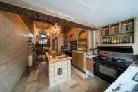 Anshun Huangguoshu Fantutunbao Culture Homestay