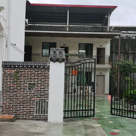 Corner Bay Inn