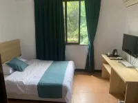 Dongyuan Hotel (Guilin City Center Seven Star Park)