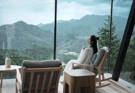 Floral Lux Hotel (Moskyland Hujian Villa by Jiuhua Mountain) Отели рядом с достопримечательностью «Zhiyuan Chenxi»