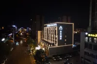 Xichang city center, the Aldo Hotel Hotellit kohteessa 