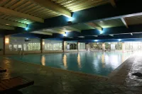 Newark Hotel - Pools