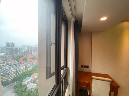 Yunlan Hotel (Guilin North Railway Station) Отели в г. Линчуань