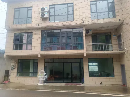 Qingshan Courtyard Отели рядом с достопримечательностью «Bamian Mountain»