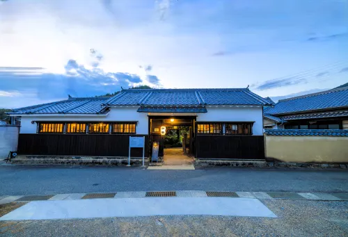 Tetsu-juro （former Ogunis residence） ,  Himeji Castles back parlor-like"400-year-old inn" Hotels in Kasai