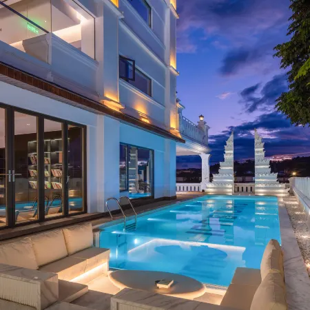 Xishuangbanna Menghai Seventeen Homestay Complex