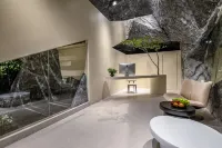 墨野·雪山懸崖ホテル（香格里拉虎跳峽）