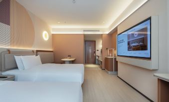 Orange Hotel (Shanghai Xingzhi Road Subway Station)