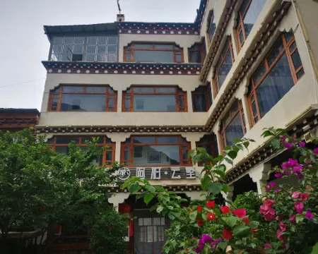 Derong Acun · Yunshu Chinese Inn Hotels in Derong