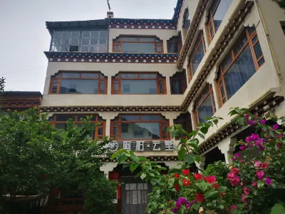 Derong Acun · Yunshu Chinese Inn