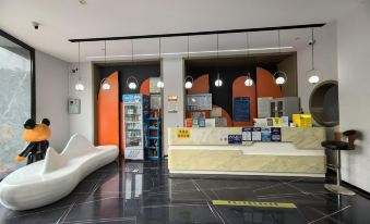 W Orange Hotel (Jianshui Purple Pottery Street)