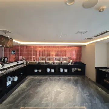 HONGYADONG HOLIDAY RIVERSIDE HOTEL