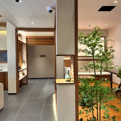 Xihe Hotel (Lujiazui Lancun Road Subway Station Branch) Hotels near Jianping Middle School South School