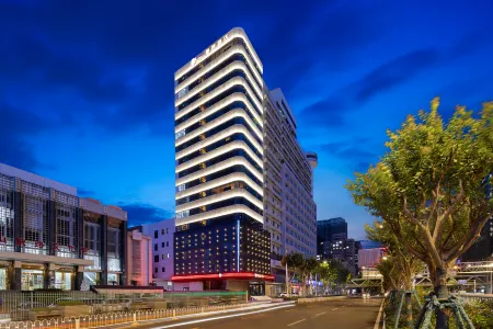 Manju Hotel (Wuchang Station Hongshan Square Subway Station) Отели рядом с достопримечательностью «Library of Faculty of Information Sciences»