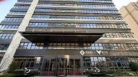 Jingsheng Hotel X Tencent Esports (Jinan Wangyue Zhigu Branch)