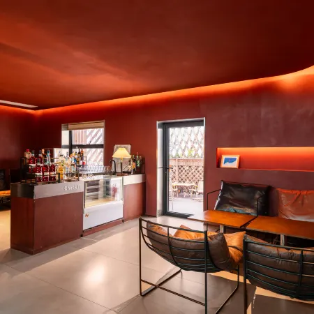 Ruwei Youth Hostel (Lujiazui Area Pudian Road)