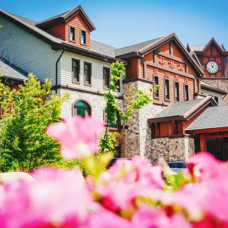 Huaximu Hot Spring Hotel