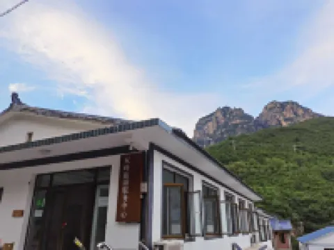 双峰民宿 霊山（霊山聚霊峡景区） Shennv Peak周辺のホテル